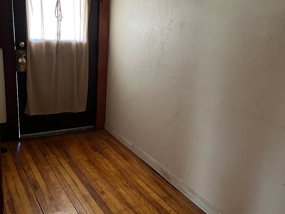 203 Vernon St #3
