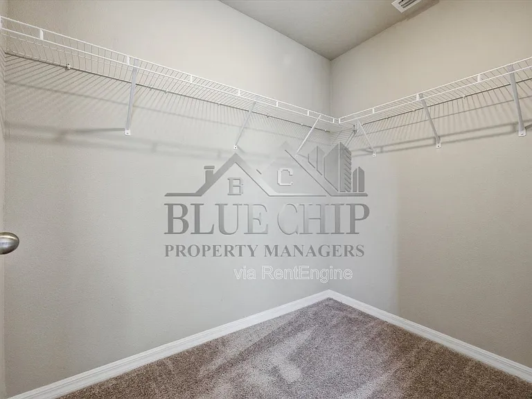 12937 Camarillo Pl — Photo 25