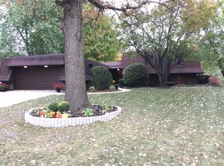 402 Briar Ln, Morris, IL 60450