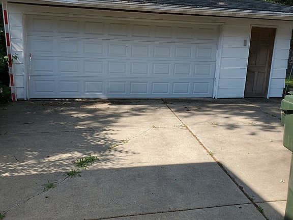 4th image of 1438 E 146th St