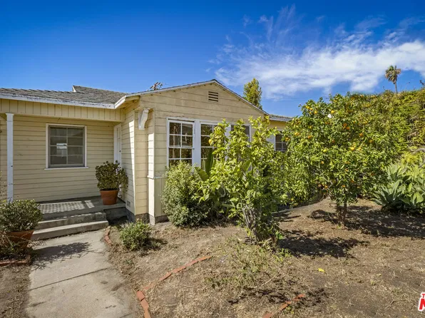 1151 Chestnut Ave, Manhattan Beach, CA 90266