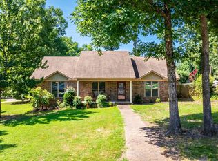 14 Green Oaks Cv, Maumelle, AR 72113