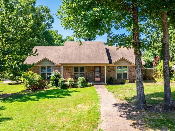 14 Green Oaks Cv, Maumelle, AR 72113