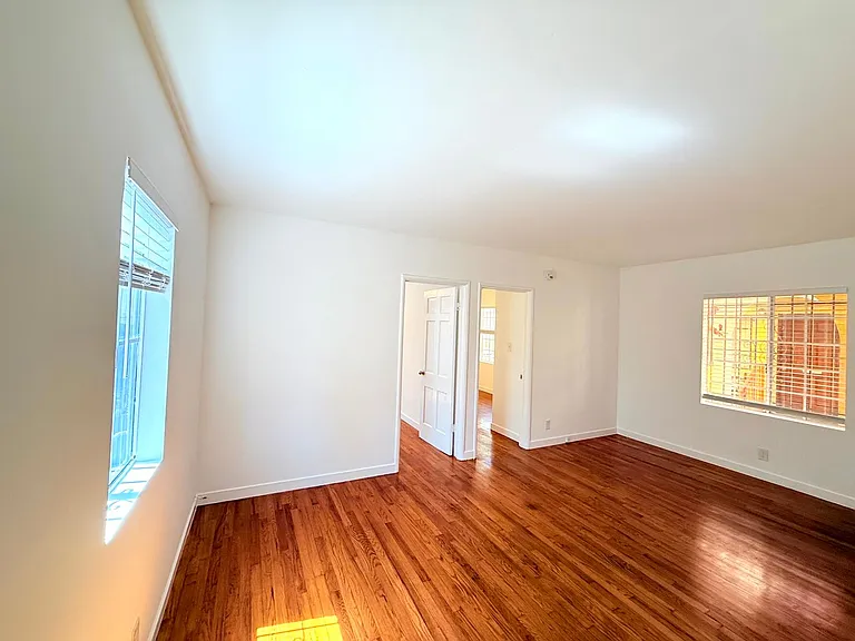 637 E. Rose Avenue — Photo 2