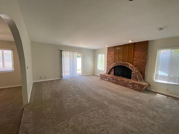 2nd image of 725 Hemlock Ave