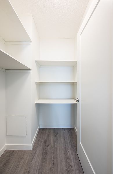 Edmonton Apartment for rent - 2 Bedrooms — photo 4