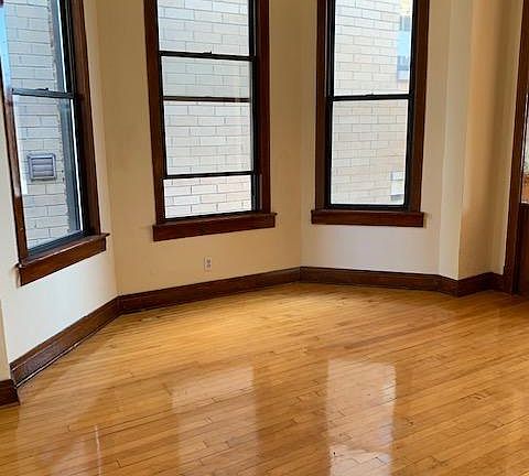 4th image of 2137 N Western Ave #3