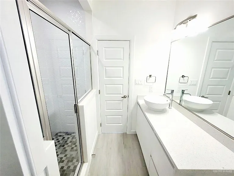 2201 S Pamplona St #4 — Photo 15