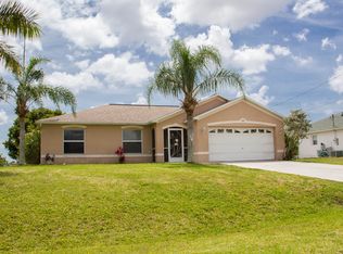 832 SW 37th Ter, Cape Coral, FL 33914