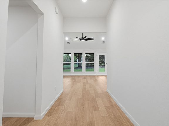 2nd image of 30 32nd Ave