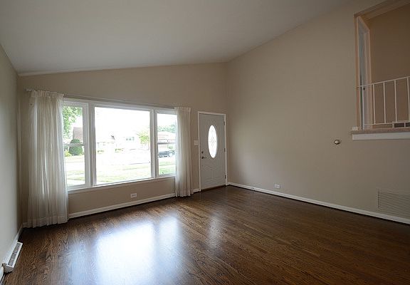 3rd image of 10004 Buell Ct