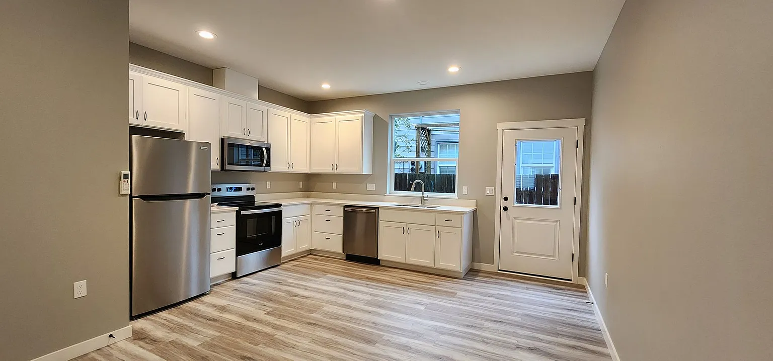 1421-1427 McCoy Ave NE #445-1421 photo 1