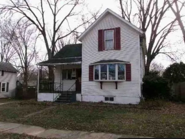 725 W Homer St, Freeport, IL 61032