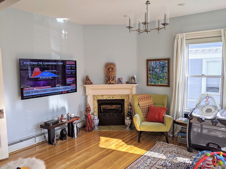 Living room (the other half)