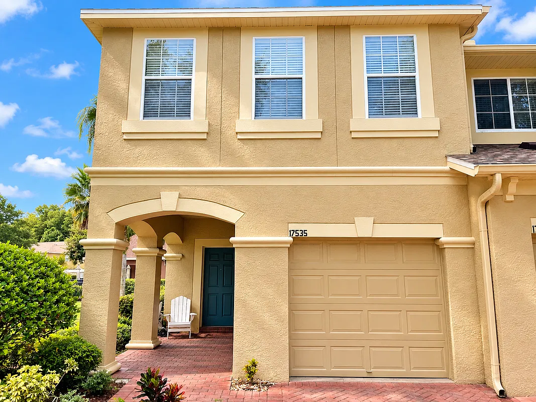 3 bed, 2.5 bath, 1768 sqft, $2,200 — Photo 2