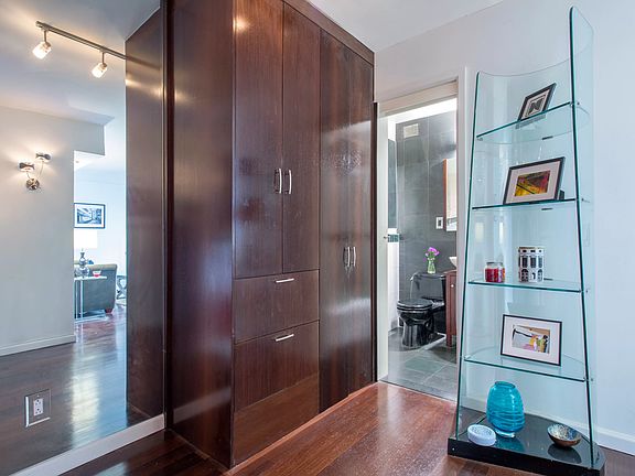 5th image of 116 Central Park S APT 8G