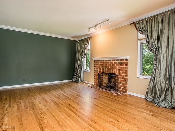 2nd image of 13 Brassie Ct