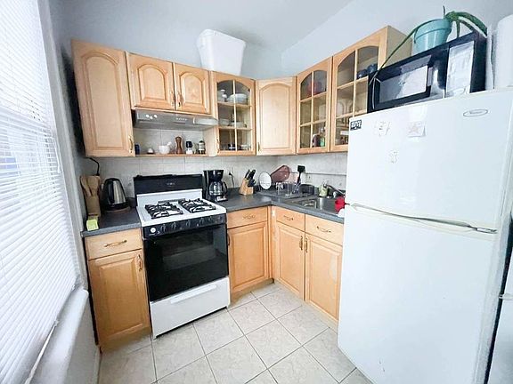 3rd image of 29 Broome St #3