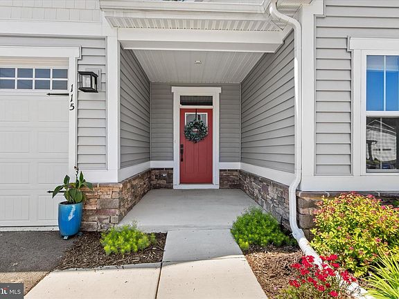 2nd image of 115 Pathfinder Cir