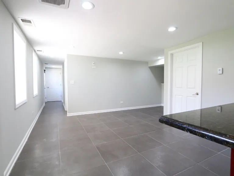 2002 W Cullerton St #1G — Photo 6