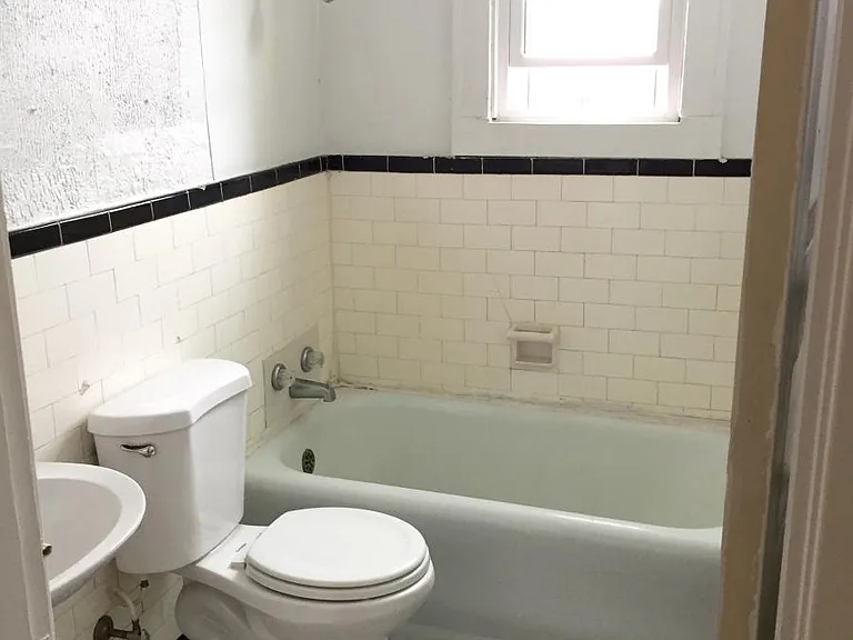 2722 Vine St #18 — Photo 7