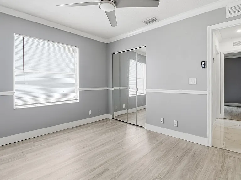 105 Vanessa St — Photo 17