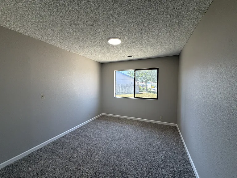 1120 Landreth Ct — Photo 12