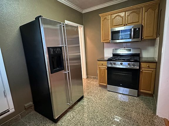 3rd image of 2620 Peckham St #2620