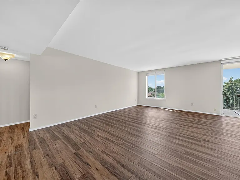 600 W Brown St #309 — Photo 7