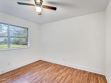 126 Lafayette Cir — Photo 13