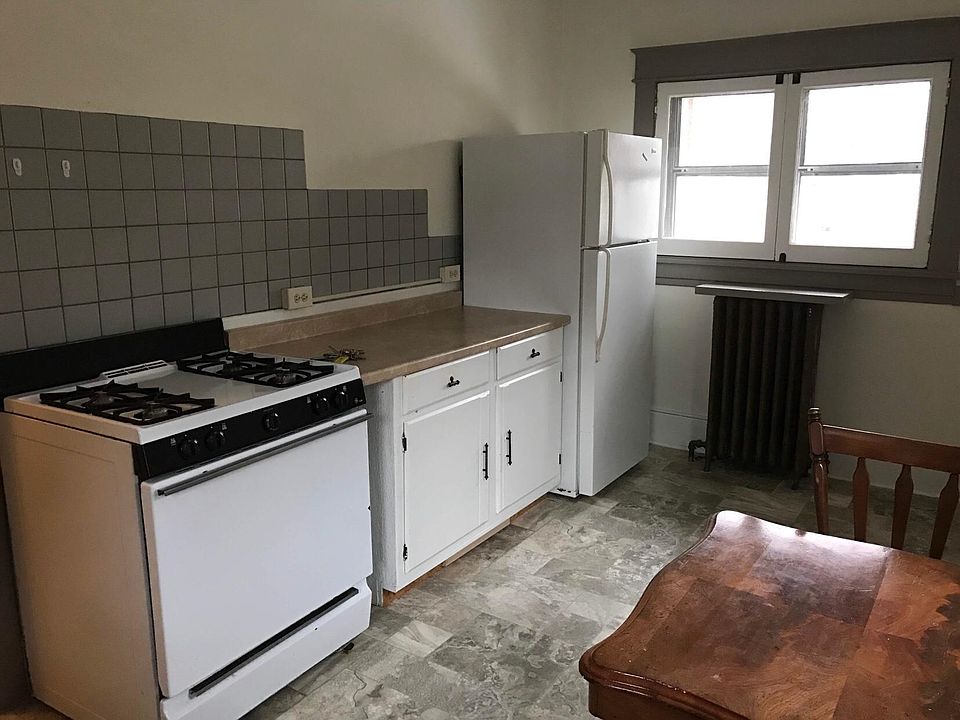 1st image of 336 W 9th St APT 4