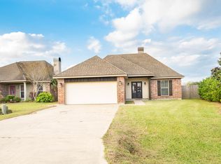 108 Juniper Ln, Youngsville, LA 70592