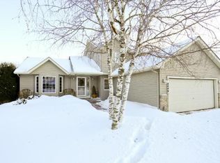 4449 Hillvale Ave N, Oakdale, MN 55128