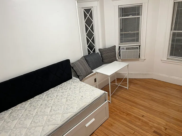 41 Central St — Photo 13