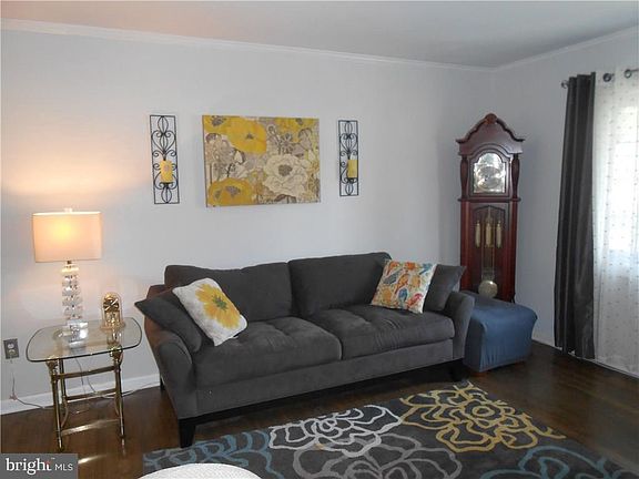 5th image of 31 Oak Leaf Ln