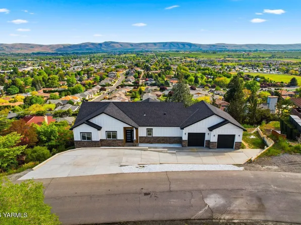 7920 Englewood Crest Dr, Yakima, WA 98908