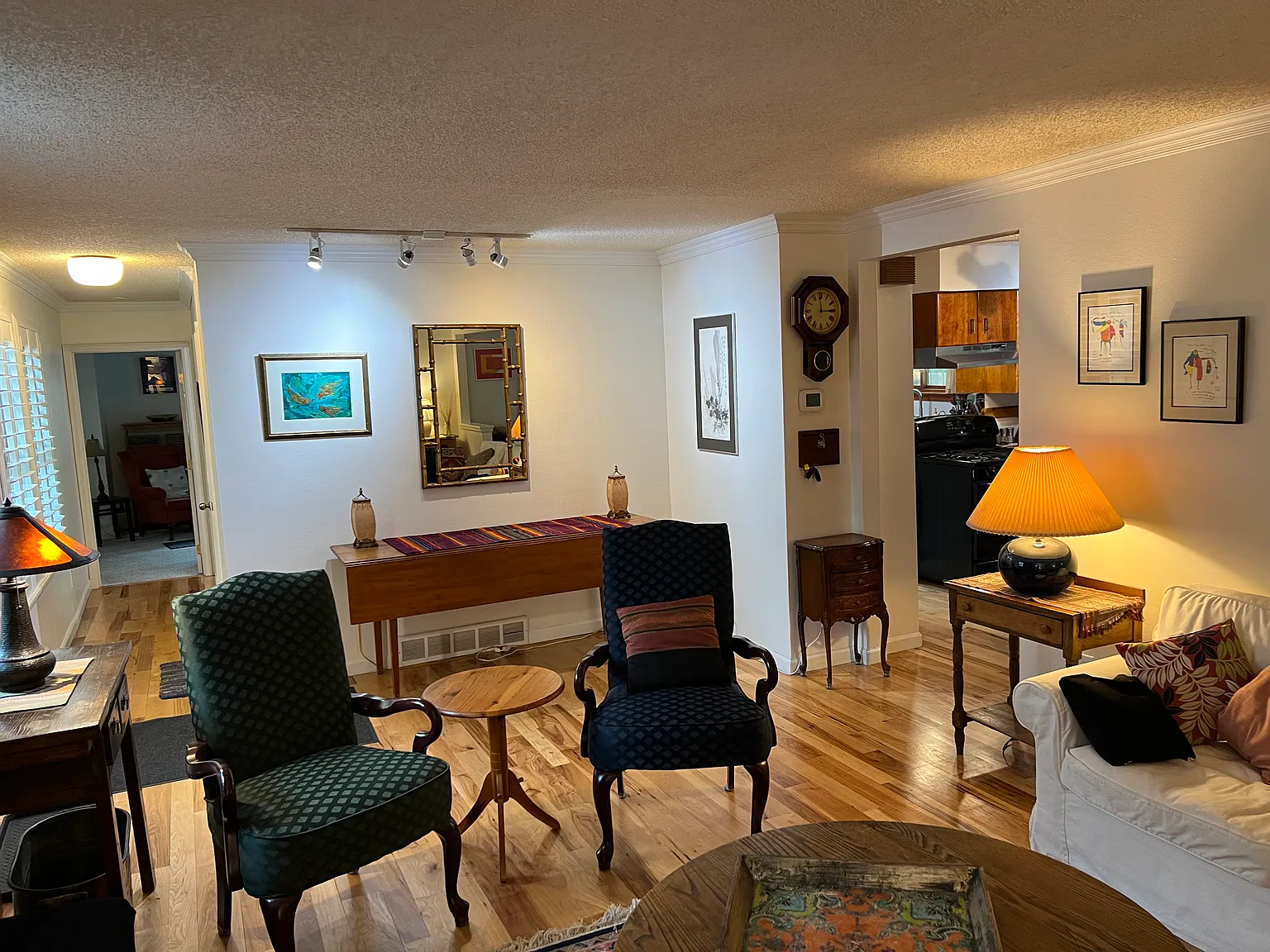 4 bed, 1890 sqft, $5,000 — Photo 4
