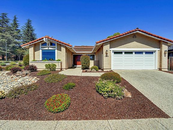 2nd image of 16760 Cerro Vista Dr