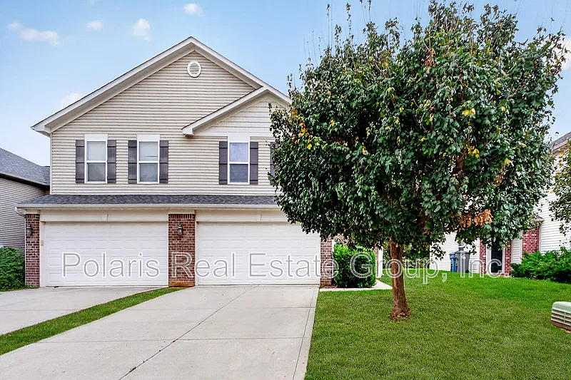 4 bed, 2.0 bath, 2357 sqft, $1,895 — Photo 2