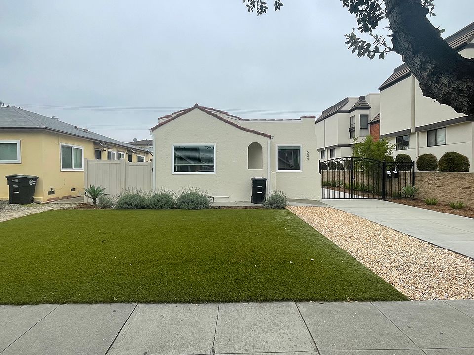 Street view (unit B is the middle unit)