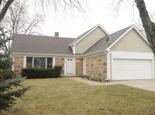 207 Onwentsia Rd, Vernon Hills, IL 60061