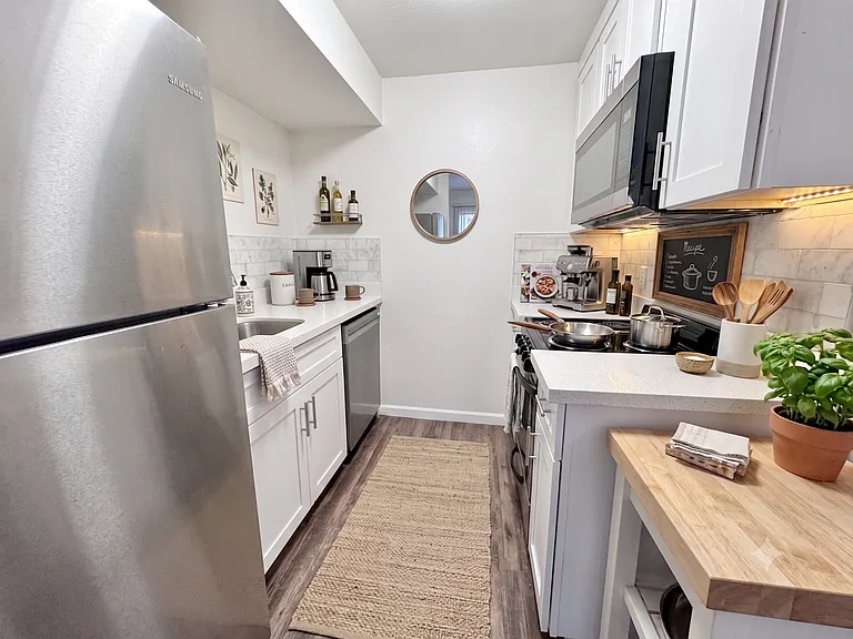 4150 N 25th St #12 — Photo 2