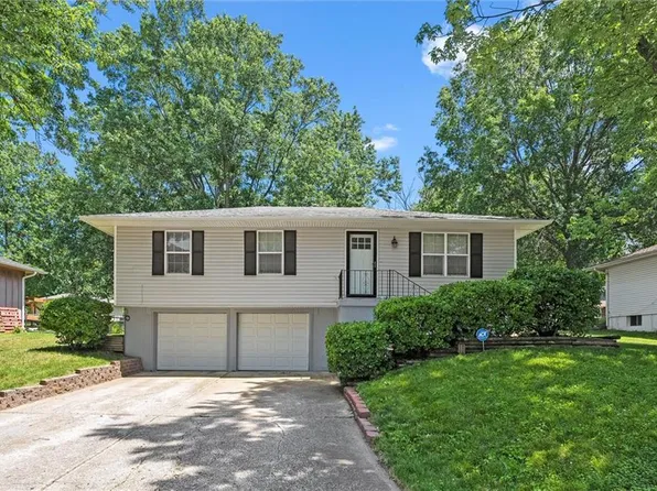 1511 SE 15th Pl, Oak Grove, MO 64075