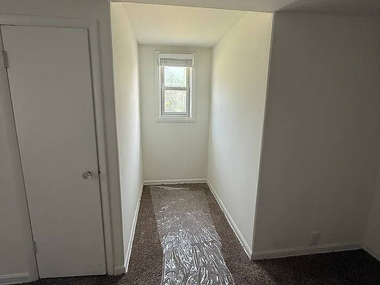 1004 Gillock St — Photo 35