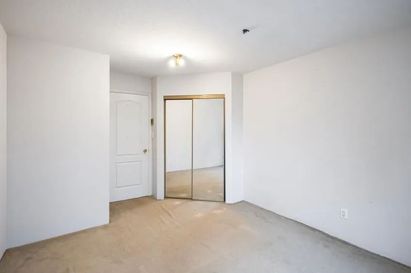 Vancouver House for rent - 4 Bedrooms — photo 4