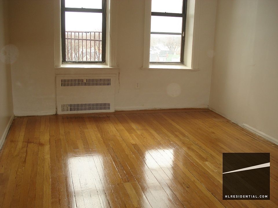 2nd image of 10425 195th St #2J