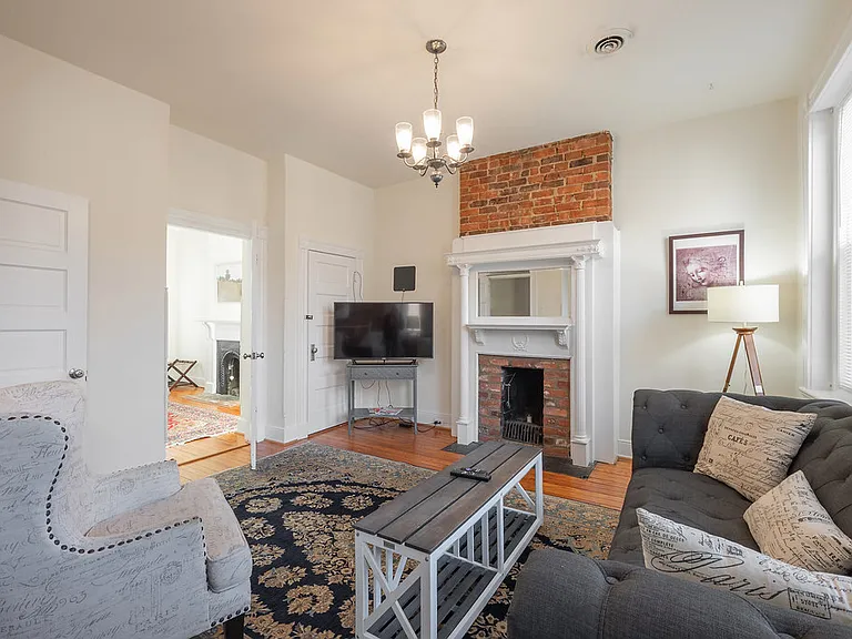 113 N Robinson St — Photo 7