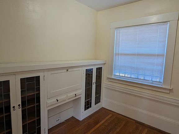 4th image of 2721 55th Ave