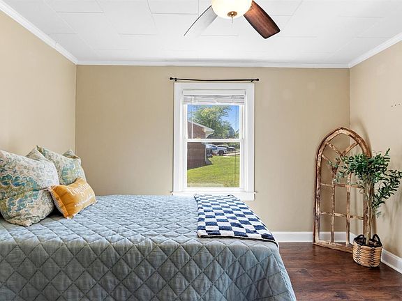 4th image of 204 Tyree Cir