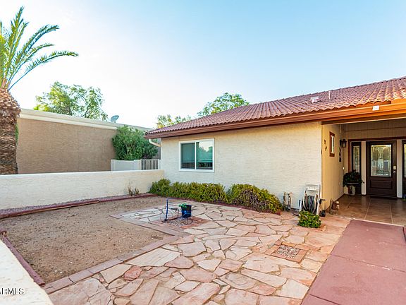 3rd image of 25629 S ONTARIO Drive